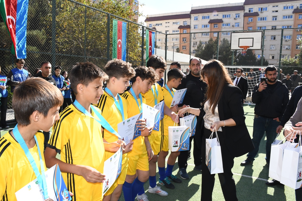 Paytaxtın abad məhəllələrində mini futbol yarışları başa çatıb (FOTO)