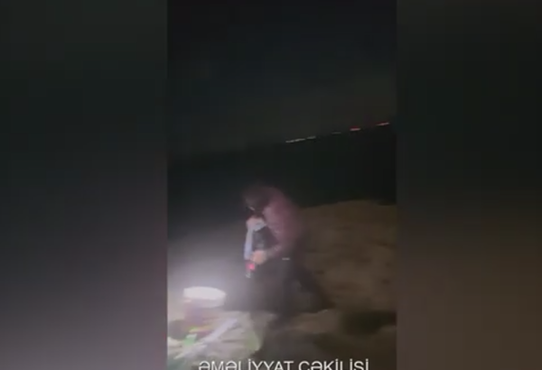 Dənizdə qayalıq ərazidə köməksiz qalan balıqçılar xilas ediliblər (VİDEO)