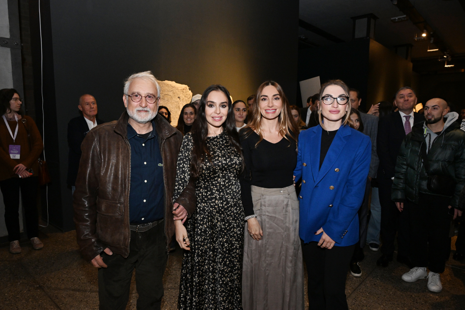 “Art Weekend” festivalı çərçivəsində Daş Salnamə Muzeyində sərgilər açılıb (FOTO)