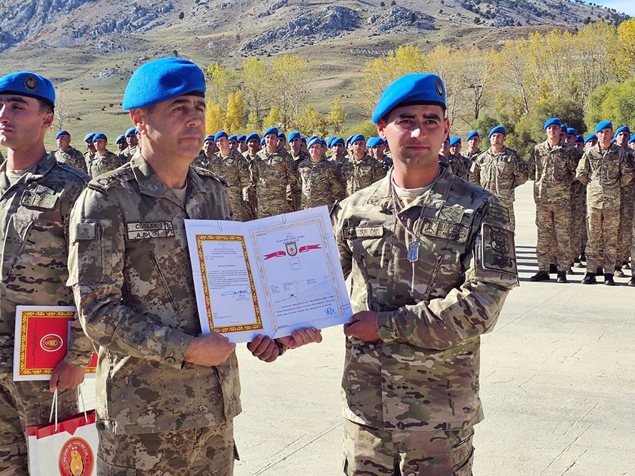 ƏÜO-nun hərbi qulluqçularının iştirak etdiyi “Dağ komando kursu” başa çatıb