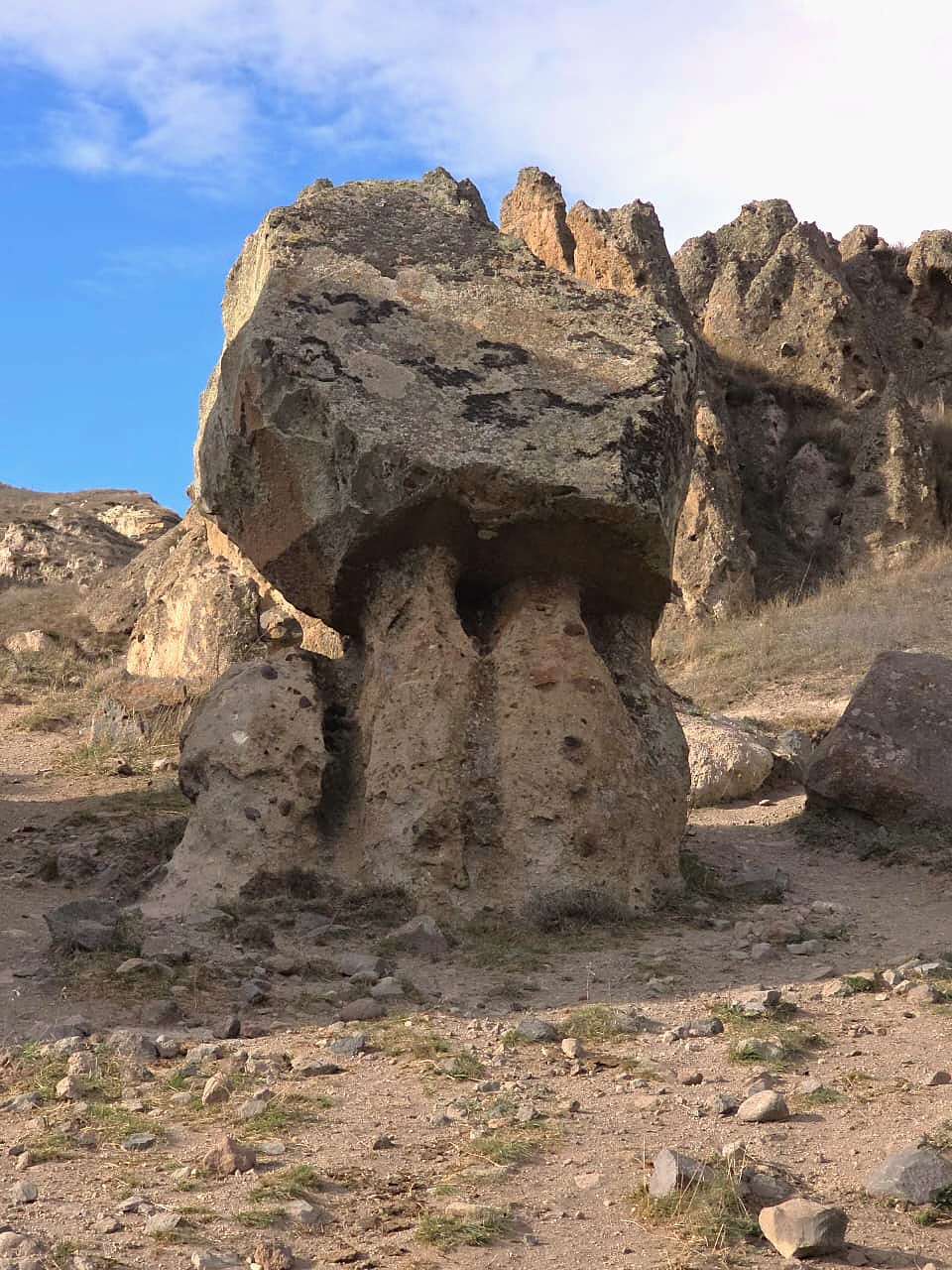 Şərqi Zəngəzurun möcüzəsi: Laçının Kapadokiyası (FOTO)
