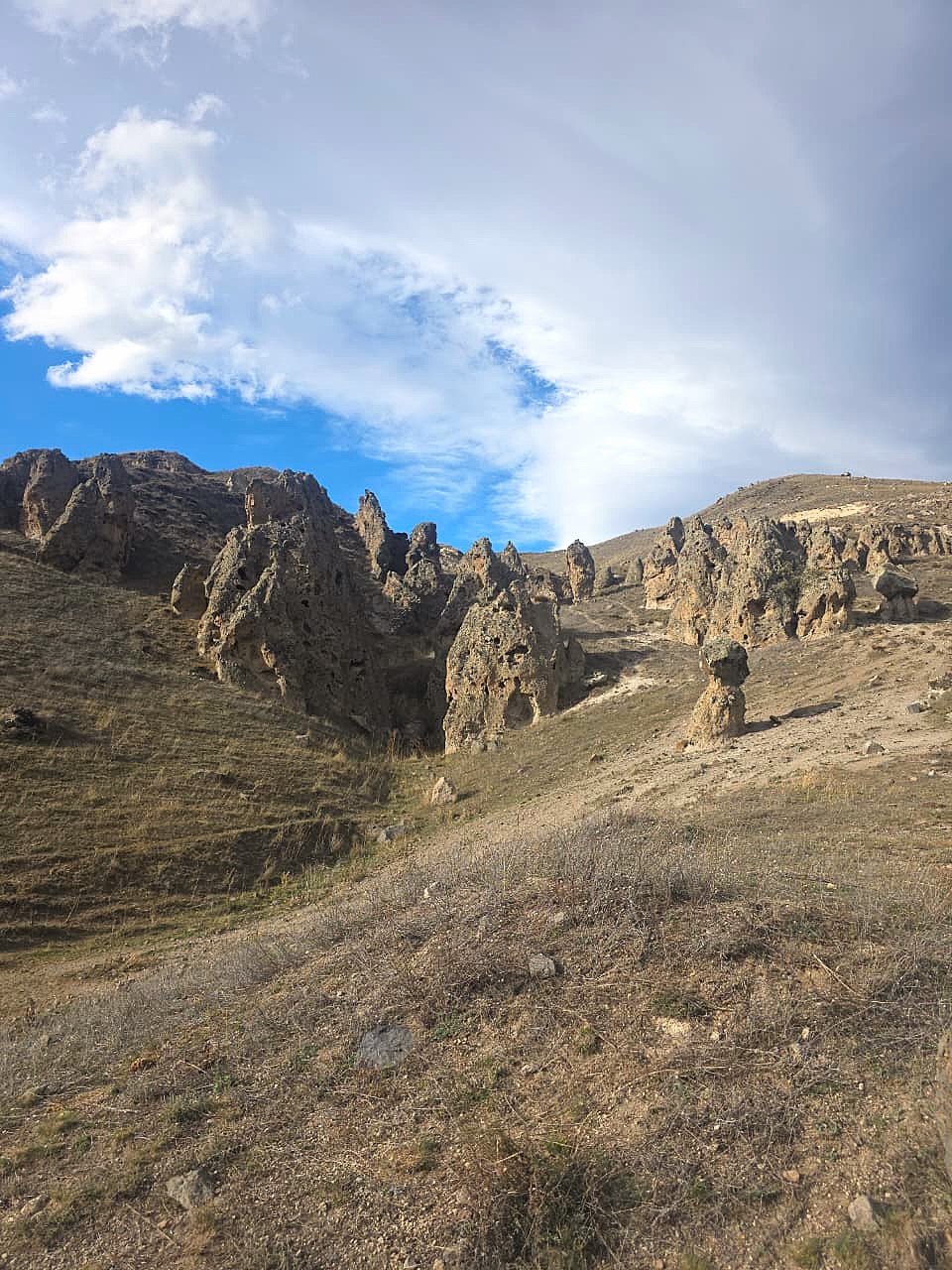 Şərqi Zəngəzurun möcüzəsi: Laçının Kapadokiyası (FOTO)