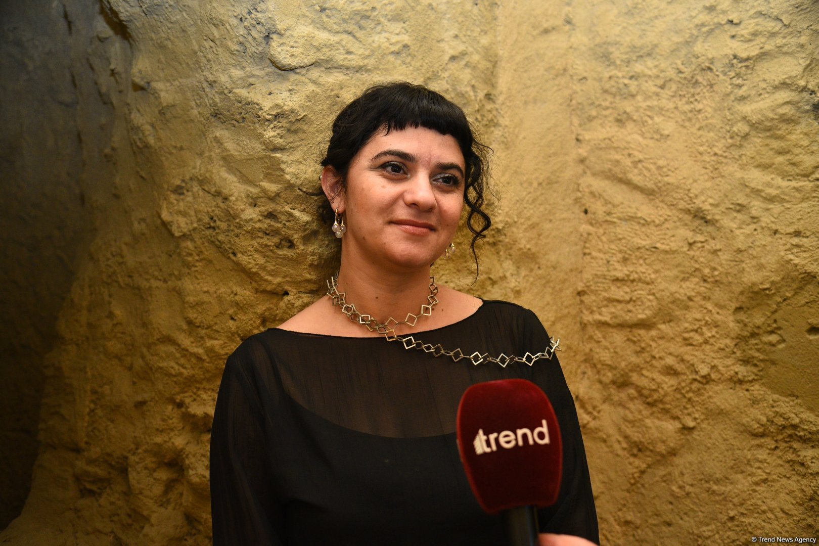 İçərişəhərdə yerləşən XVII əsrə aid Yeraltı hamamda "Axar yaddaş" adlı sərgi açılıb (FOTO)