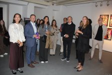 “Bakıya Uçuş. İncəsənət Həftəsonu. Gələcəyi İNDİ Duy” layihəsi çərçivəsində “Axın halı” adlı incəsənət sərgisi açılıb (FOTO)