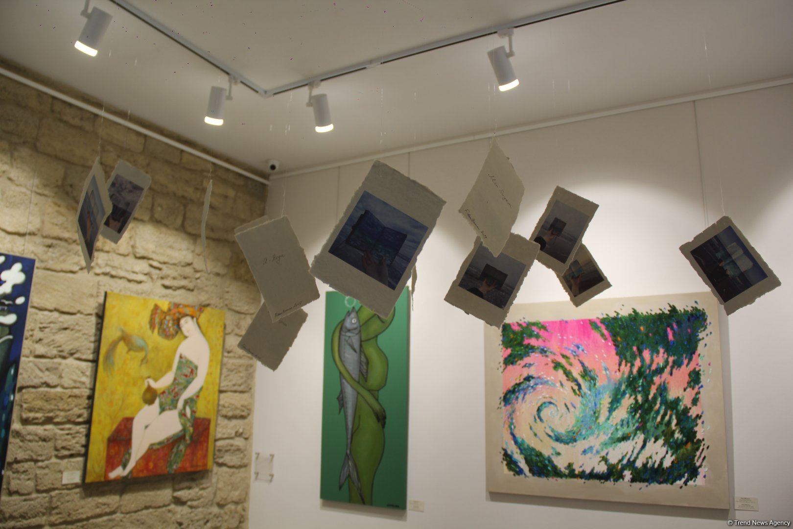 “Bakıya Uçuş. İncəsənət Həftəsonu. Gələcəyi İNDİ Duy” layihəsi çərçivəsində “Mən Suyam” adlı incəsənət sərgisi açılıb (FOTO)