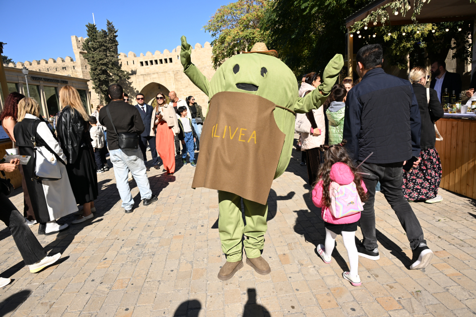 İçərişəhərdə Zeytun Festivalı davam edir (FOTO)