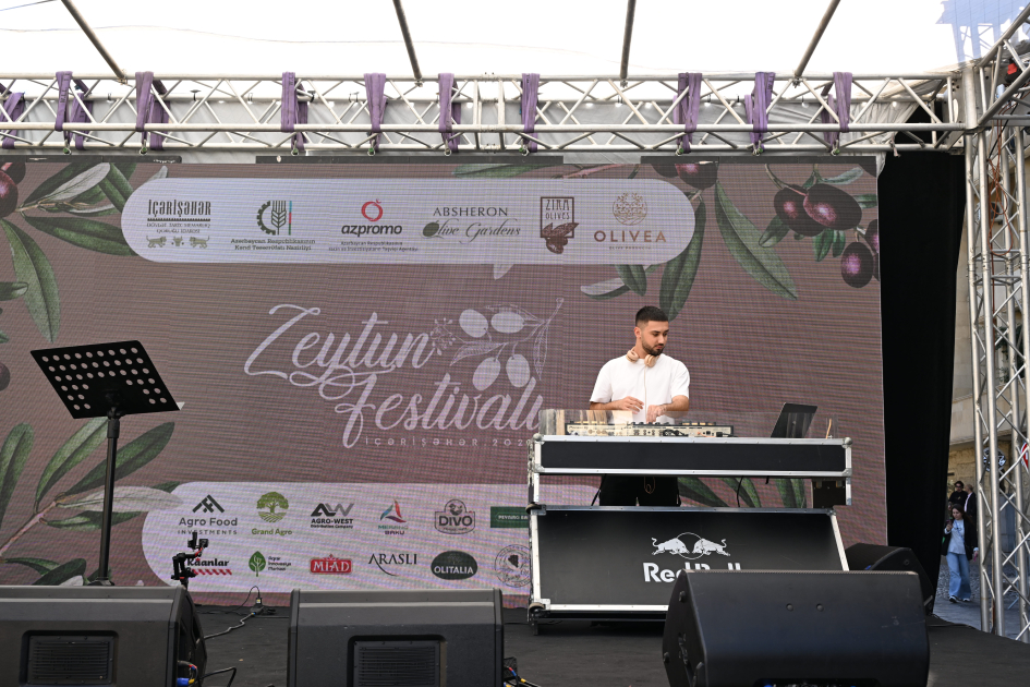 İçərişəhərdə Zeytun Festivalı davam edir (FOTO)