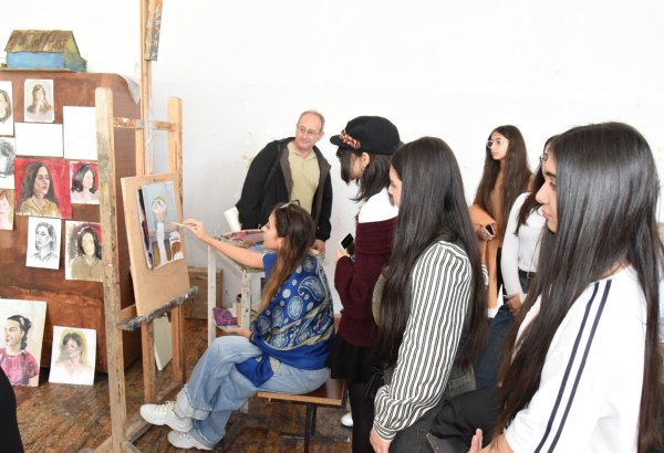 "Art Weekend" festivalı çərçivəsində Rəssamlıq Akademiyasında açıq qapı günləri keçirilib (FOTO)