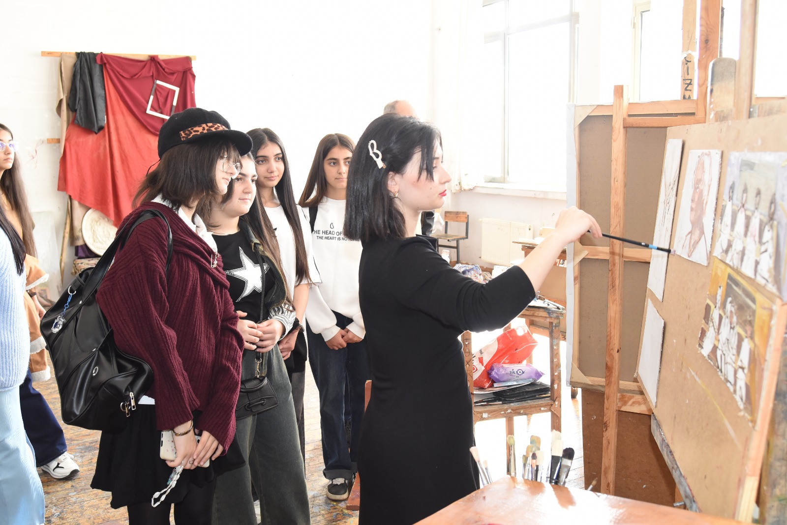 Bakıda "Art Weekend" festivalı çərçivəsində Azərbaycan Dövlət Rəssamlıq Akademiyasında açıq qapı günləri keçirilib (FOTO)