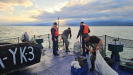 Dənizdə batma təhlükəsi ilə üzləşən balıqçılar xilas ediliblər - DSX (FOTO)