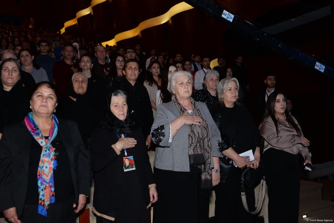 Vətən Müharibəsində qazanılan qələbənin 5 illiyinə həsr olunan "Zəfər andı" adlı ədəbi-bədii gecə keçirilib (FOTO) (YENİLƏNİB)