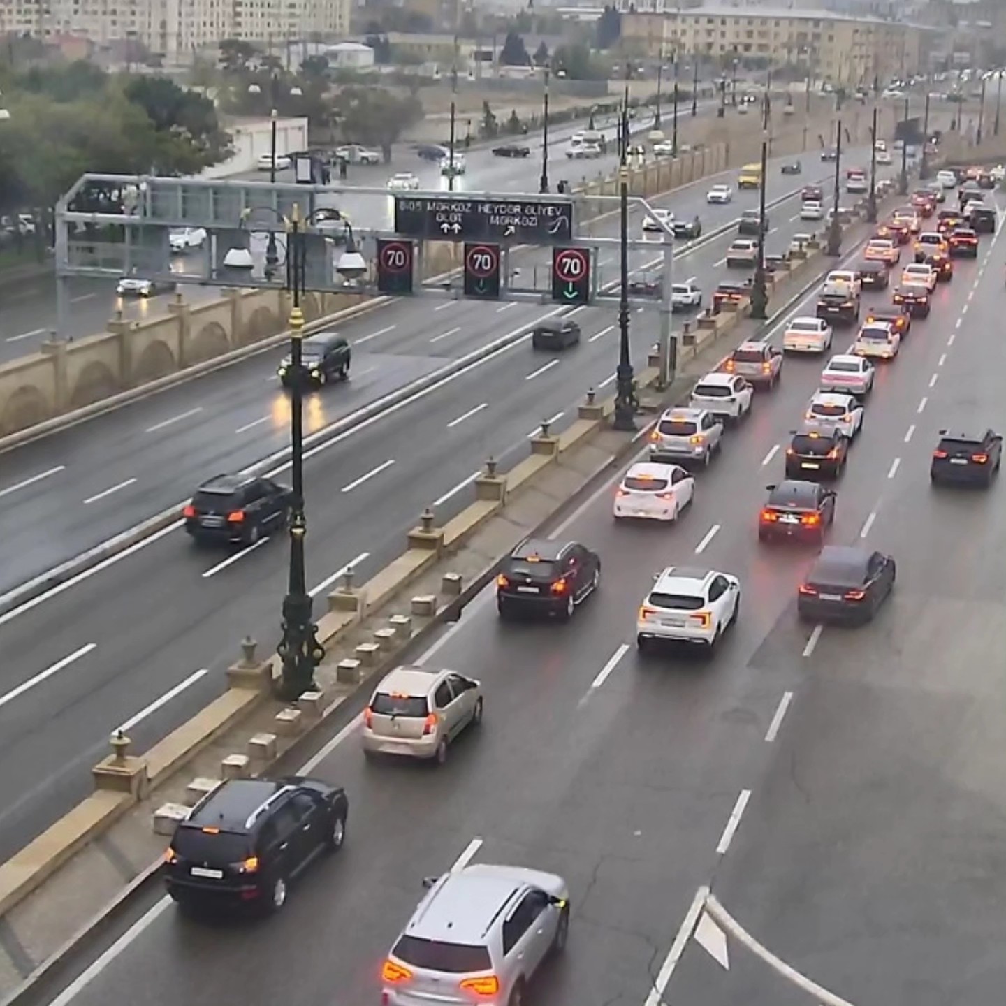 Sürücülərin NƏZƏRİNƏ: Bakıda bu yollarda sıxlıq var - SİYAHI (FOTO)
