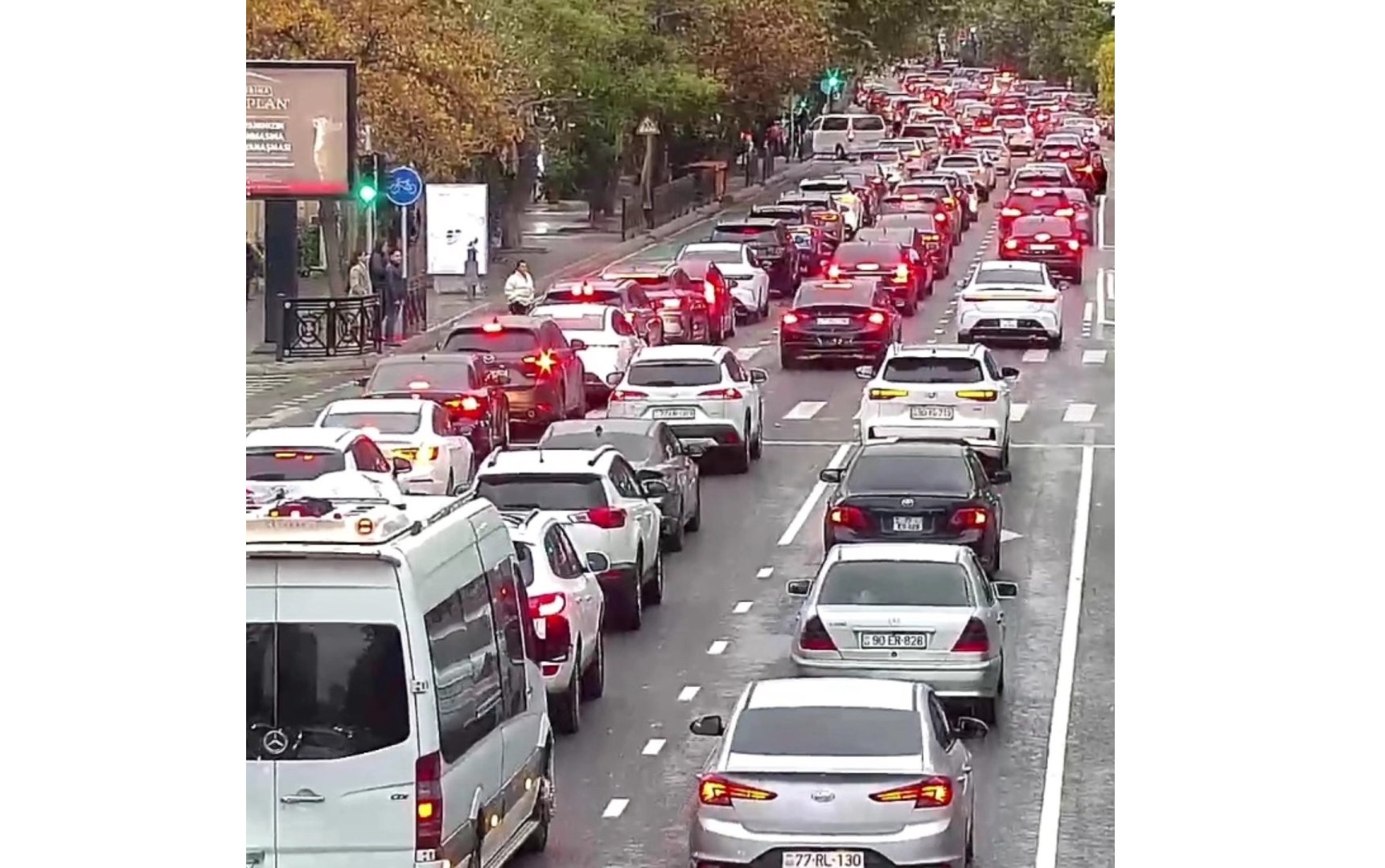 Sürücülərin NƏZƏRİNƏ: Bakıda bu yollarda sıxlıq var - SİYAHI (FOTO)