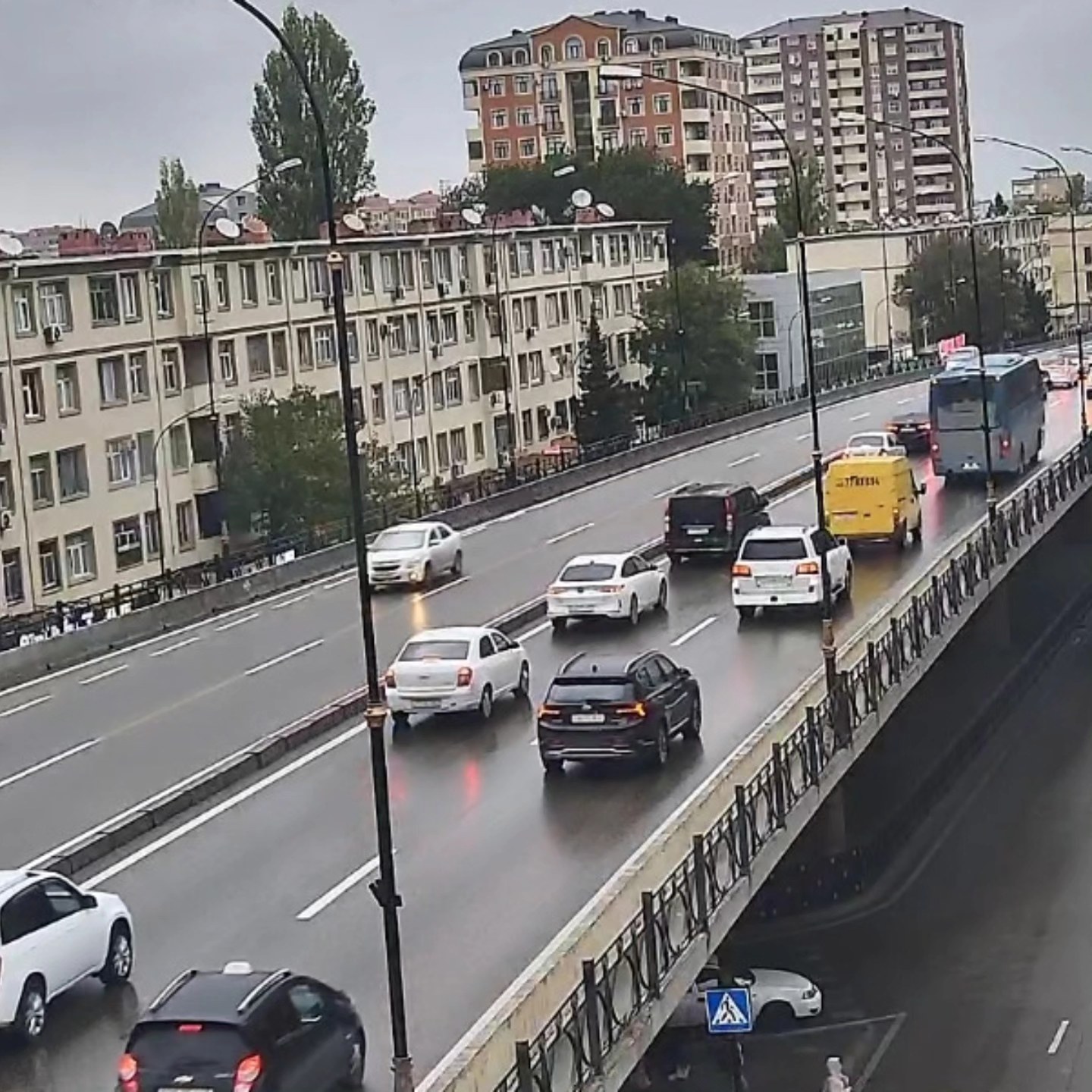 Sürücülərin NƏZƏRİNƏ: Bakıda bu yollarda sıxlıq var - SİYAHI (FOTO)