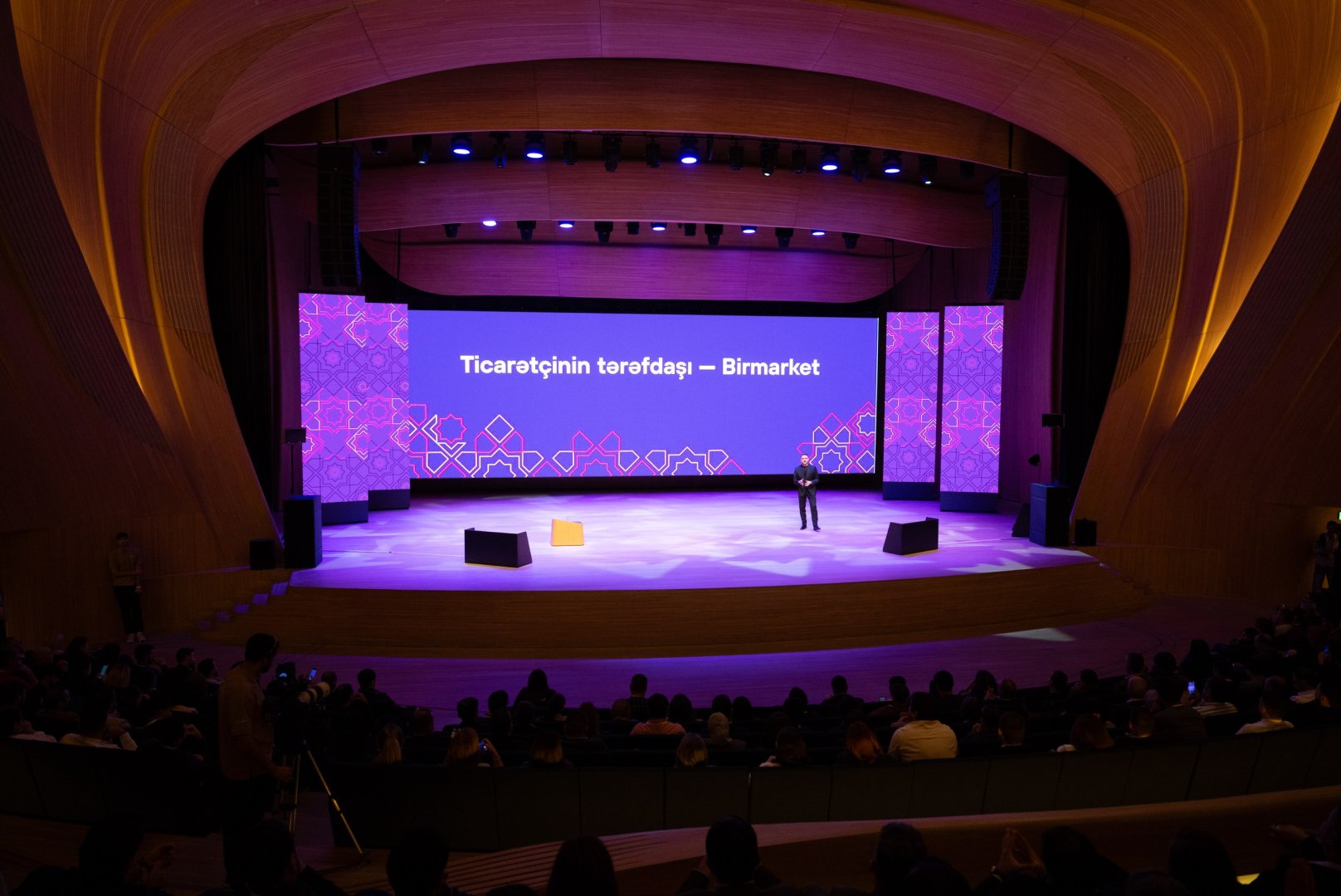 Birmarket ticarətçilərlə birgə ölkədə biznesi irəli aparır (FOTO/VİDEO)