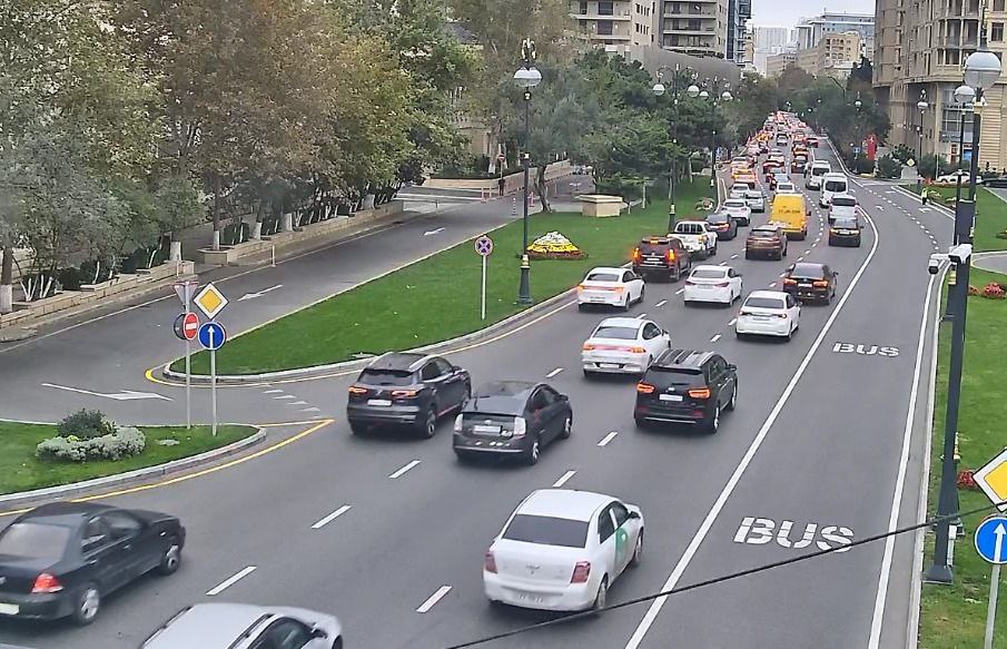 Sürücülərin NƏZƏRİNƏ: Paytaxtın bir sıra yollarında tıxac var - SİYAHI