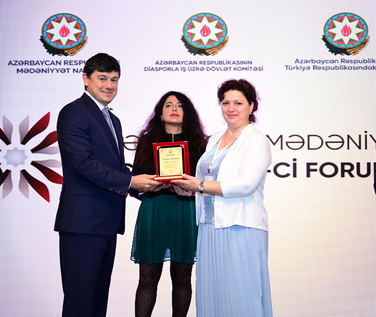Azərbaycan Mədəniyyət Elçilərinin I Forumunda diaspor nümayəndələri təltif olunub (FOTO)
