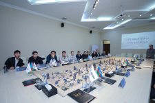 Qazaxıstanın gənc geoloqları Balaxanıdakı neft mədənləri ilə tanış oldu (FOTO)