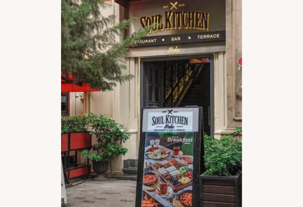 Bakıda məşhur restoranda Fələstin bayrağı mübahisəsi (FOTO)