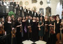 Heydər Əliyev Fondunun vitse-prezidenti Leyla Əliyeva və Bakı Media Mərkəzinin rəhbəri Arzu Əliyeva Bakı Kitab Mərkəzində “Zəfər sevinci” adlı musiqili-ədəbi gecədə iştirak ediblər (FOTO)