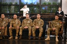 Heydər Əliyev Fondunun vitse-prezidenti Leyla Əliyeva və Bakı Media Mərkəzinin rəhbəri Arzu Əliyeva Bakı Kitab Mərkəzində “Zəfər sevinci” adlı musiqili-ədəbi gecədə iştirak ediblər (FOTO)