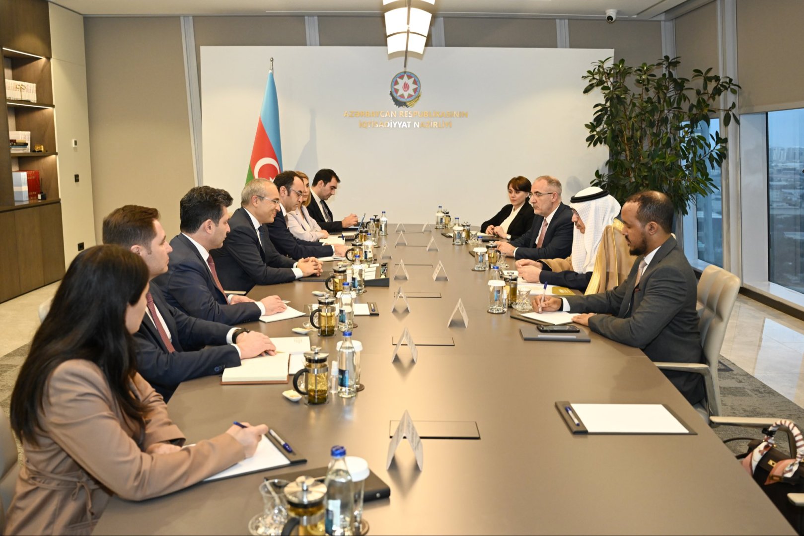 Azərbaycan və İslam İnkişaf Bankı arasında qlobal maliyyə sistemində inklüziv yanaşmaları müzakirə edilib (FOTO)