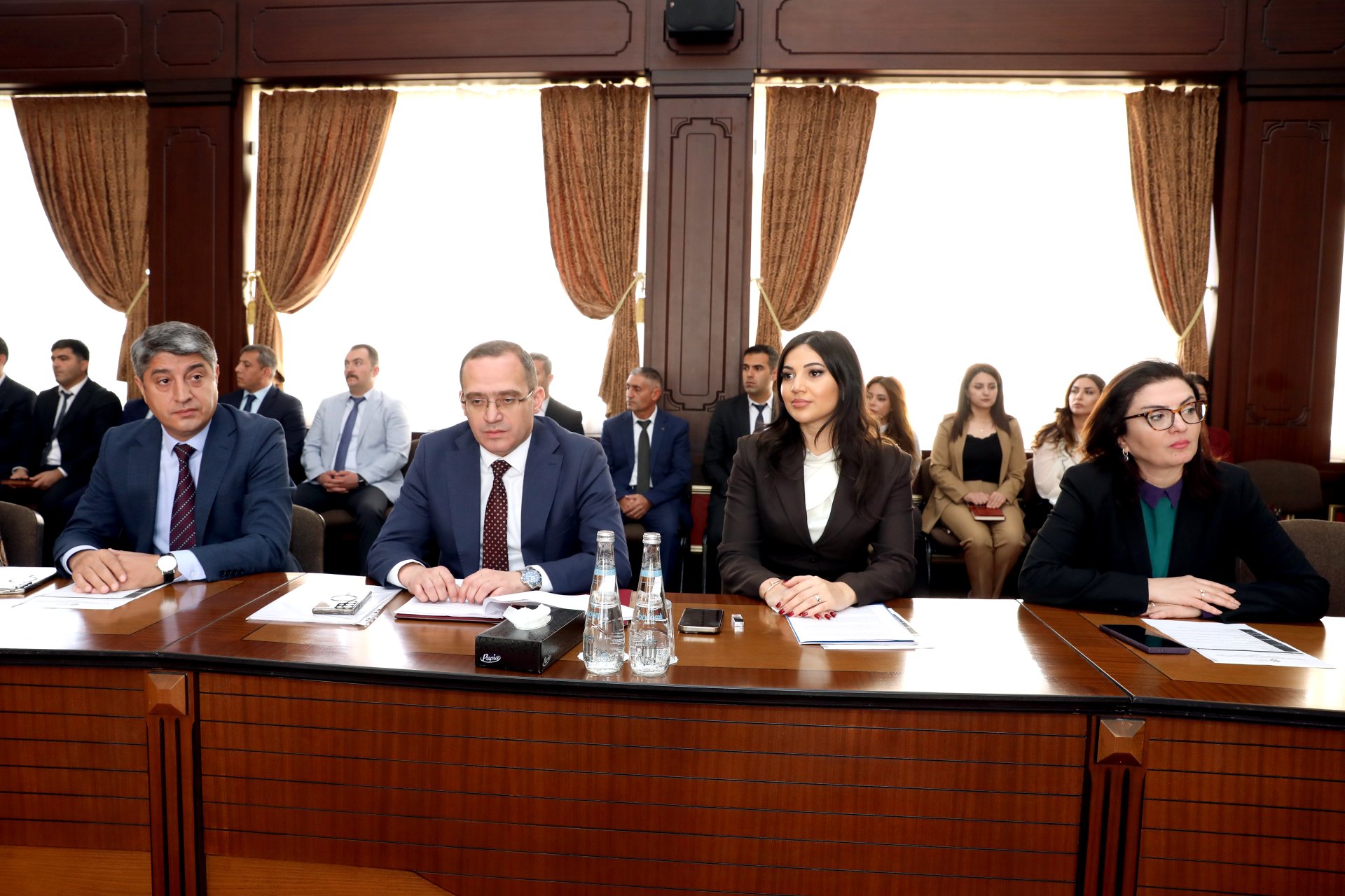 Naxçıvanda bir sıra dövlət orqanlarının qurumlarının mətbuat xidmətlərinin nümayəndələri üçün təlim keçilib (FOTO)