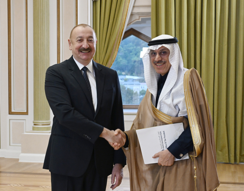 Prezident İlham Əliyev Ərəb Koordinasiya Qrupuna daxil olan üzv qurumların rəhbər şəxslərindən ibarət nümayəndə heyətini qəbul edib (FOTO/VİDEO)