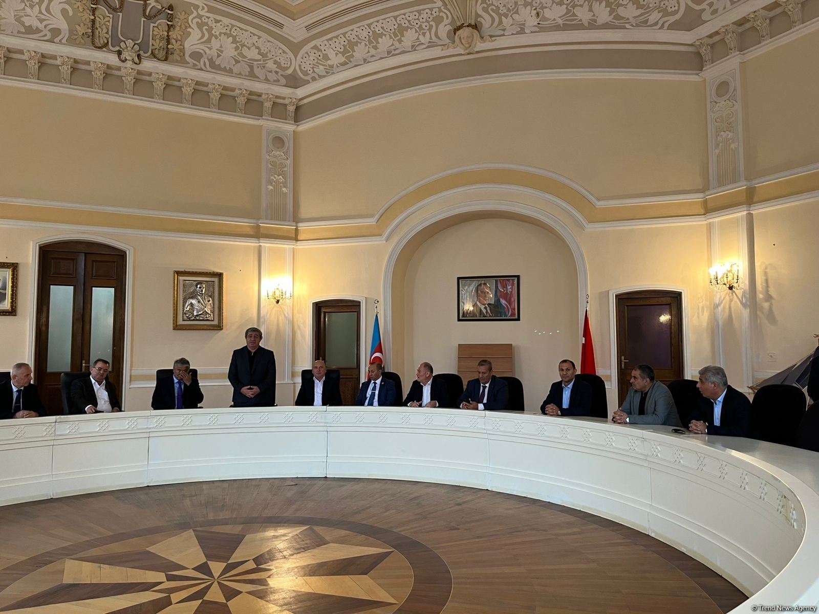 Yunus Oğuza TÜRKSOY tərəfindən "Onur nişanı" təqdim edilib (FOTO)