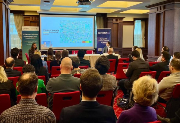 Sofiyada keçirilən konfransda Bakı şəhərinin “Rəqəmsal əkiz”i layihəsi təqdim olunub (FOTO)