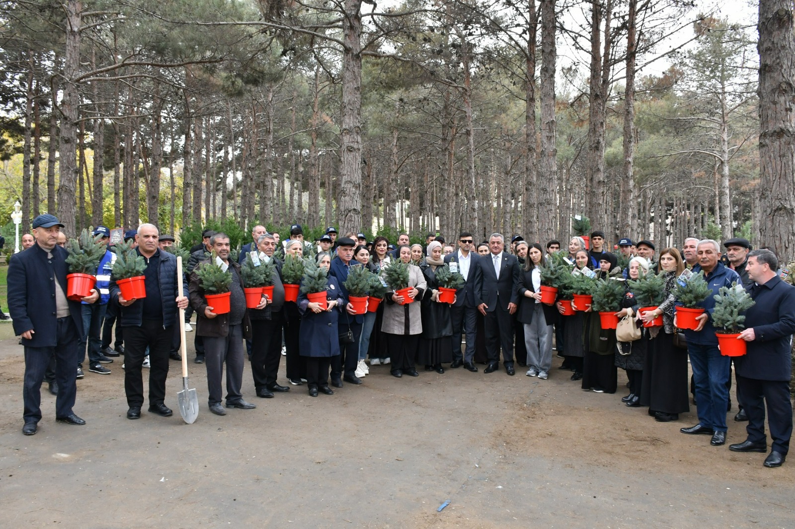 Abşeronda Zəfər Günü ilə əlaqədar ağacəkmə aksiyası keçirilib (FOTO)