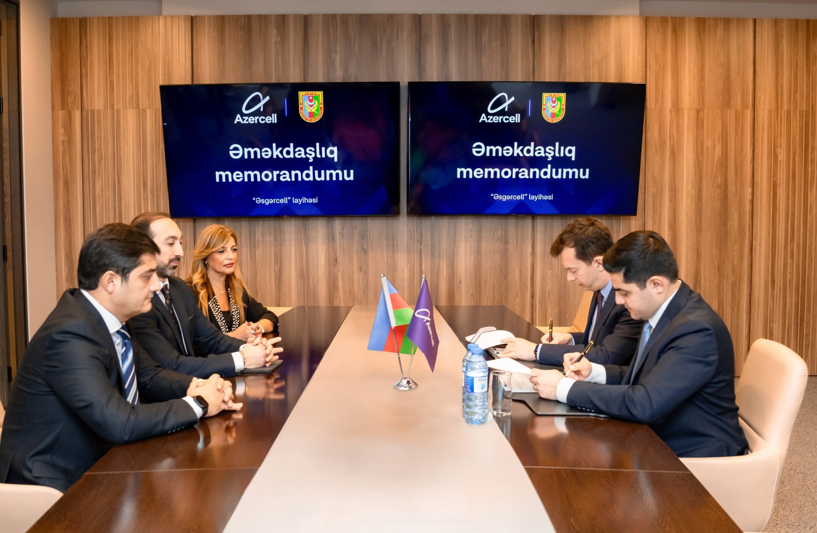 Azercell və Müdafiə Nazirliyi arasında əməkdaşlıq memorandumu imzalandı (FOTO)