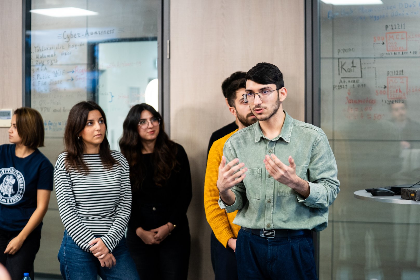 Azərbaycan Kibertəhlükəsizlik Mərkəzi və SABAH qrupları Zəfər Gününə həsr olunmuş hakaton təşkil edib (FOTO)