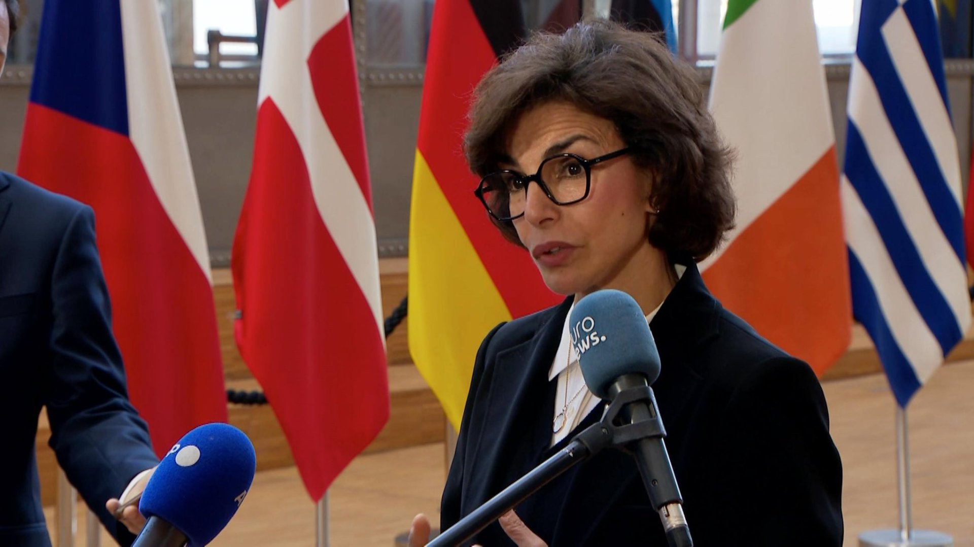 Rəşidə Dati onu Azərbaycanla əlaqələrinə görə tənqid edən erməniyönümlü vəkildən şikayət edib