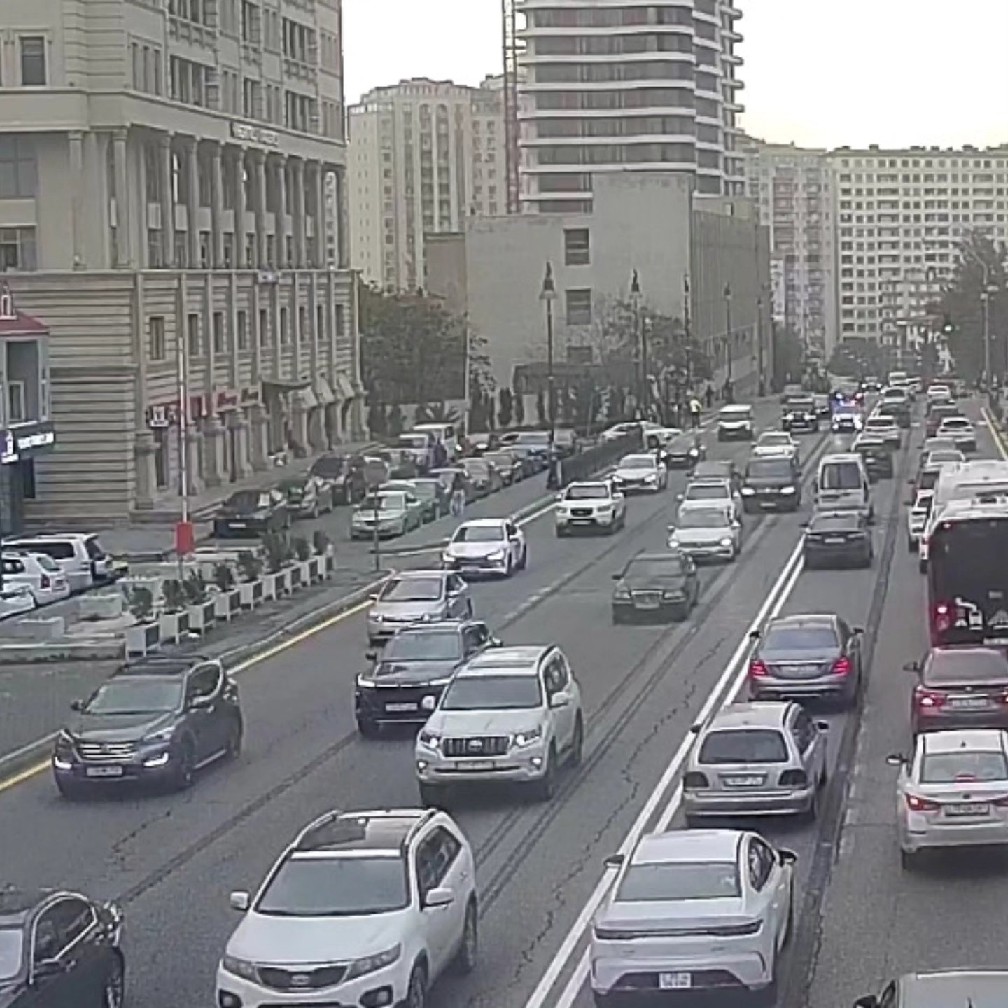 Sürücülərin NƏZƏRİNƏ: Bakıda bu yollarda sıxlıq var - SİYAHI (FOTO)