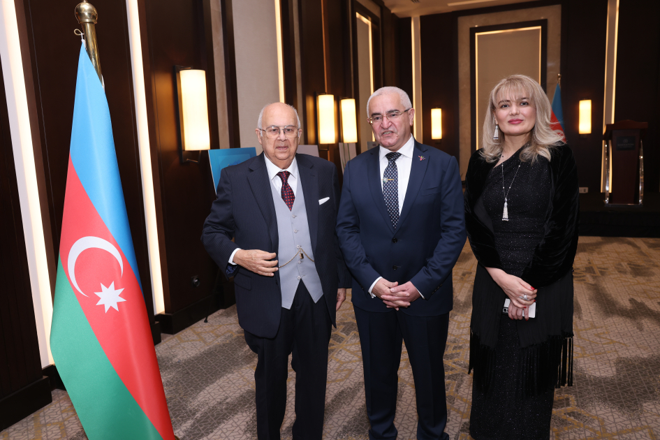 Qahirədə Zəfər Günü və Dövlət Bayrağı Günü münasibətilə tədbir keçirilib (FOTO)