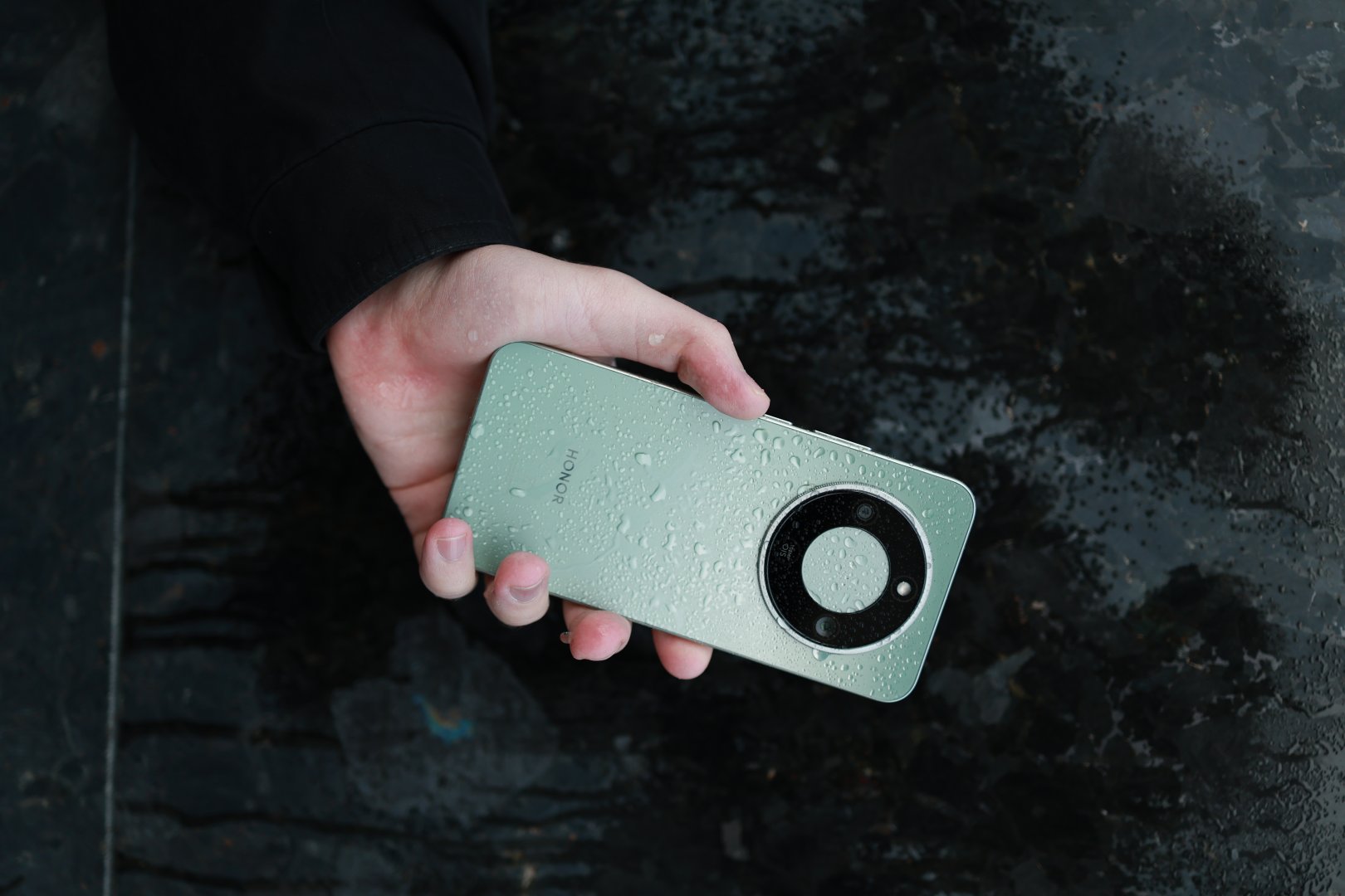 8300 mAh batareyaya malik, sarsılmaz HONOR X9d artıq satışdadır (FOTO)