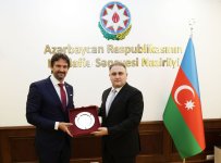 Azərbaycan və Slovakiya arasında müdafiə sənayesi sahəsində əməkdaşlıq müzakirə edilib (FOTO)