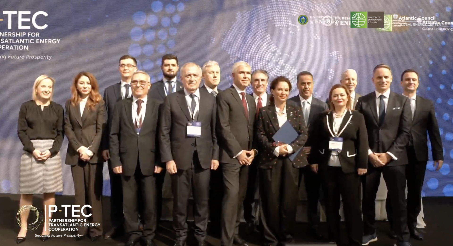 IGB Ukraynanın dəstəklənməsi üçün iki yeni marşrutun istismara verilməsi ilə bağlı saziş imzalayıb