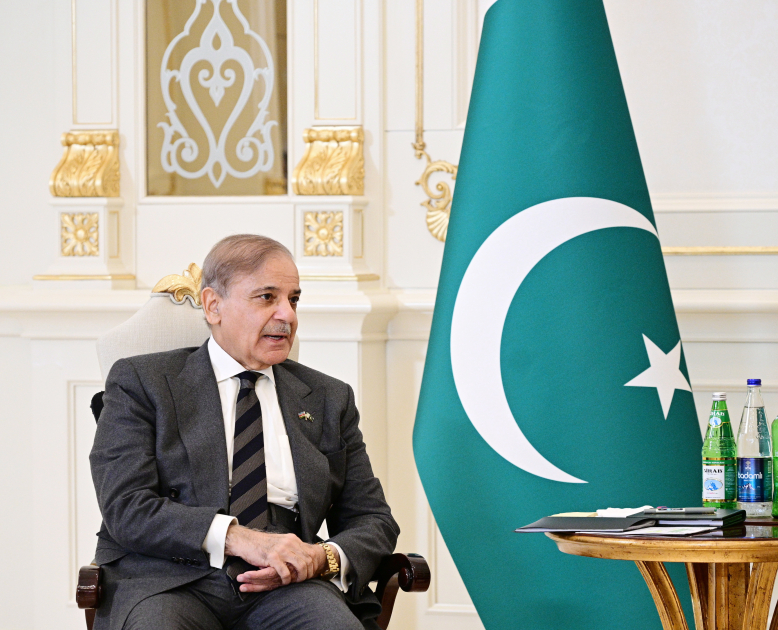 Prezident İlham Əliyevin Pakistanın Baş naziri ilə məhdud tərkibdə görüşü olub (FOTO) (YENİLƏNİB)