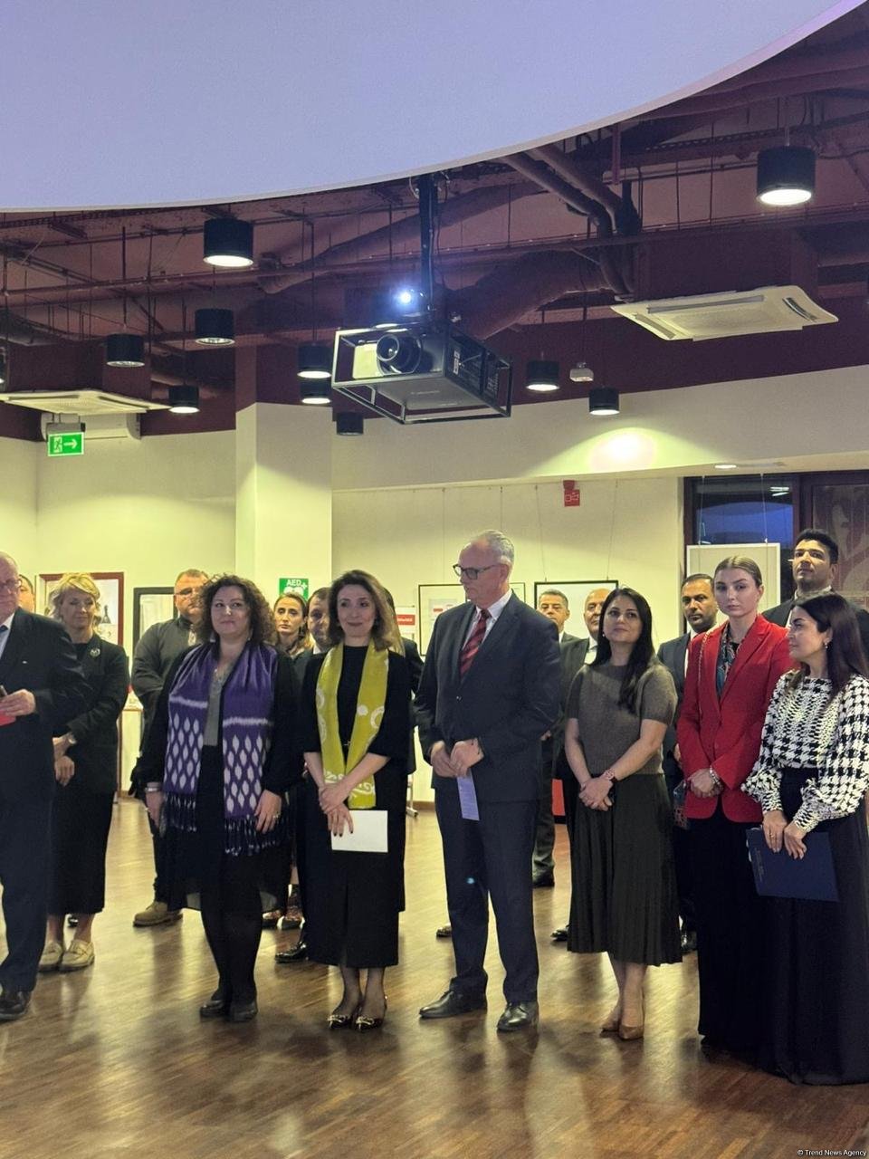 Zəfər Günü ərəfəsində Azərbaycan xalçası Polşa Muzeyinə hədiyyə olunub (FOTO)