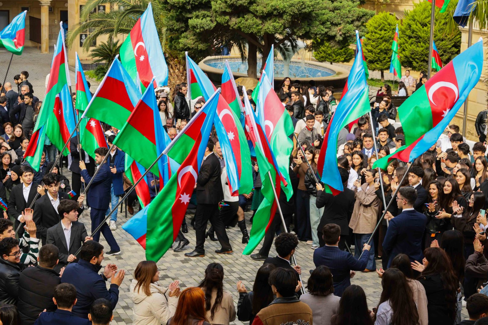 UNEC-də Zəfər Gününün 5 illiyinə həsr olunmuş təntənəli tədbir keçirilib (FOTO)
