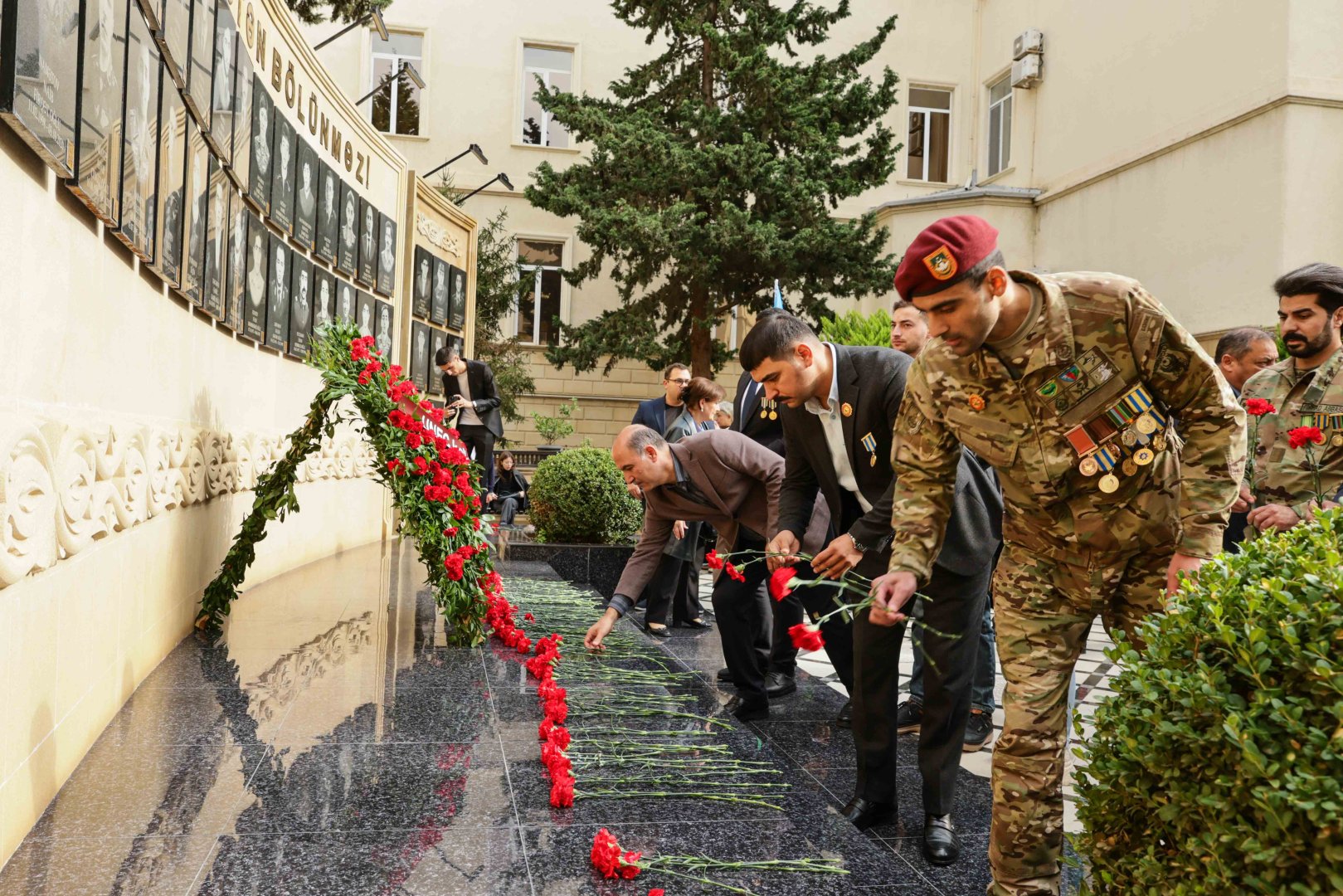 UNEC-də Zəfər Gününün 5 illiyinə həsr olunmuş təntənəli tədbir keçirilib (FOTO)