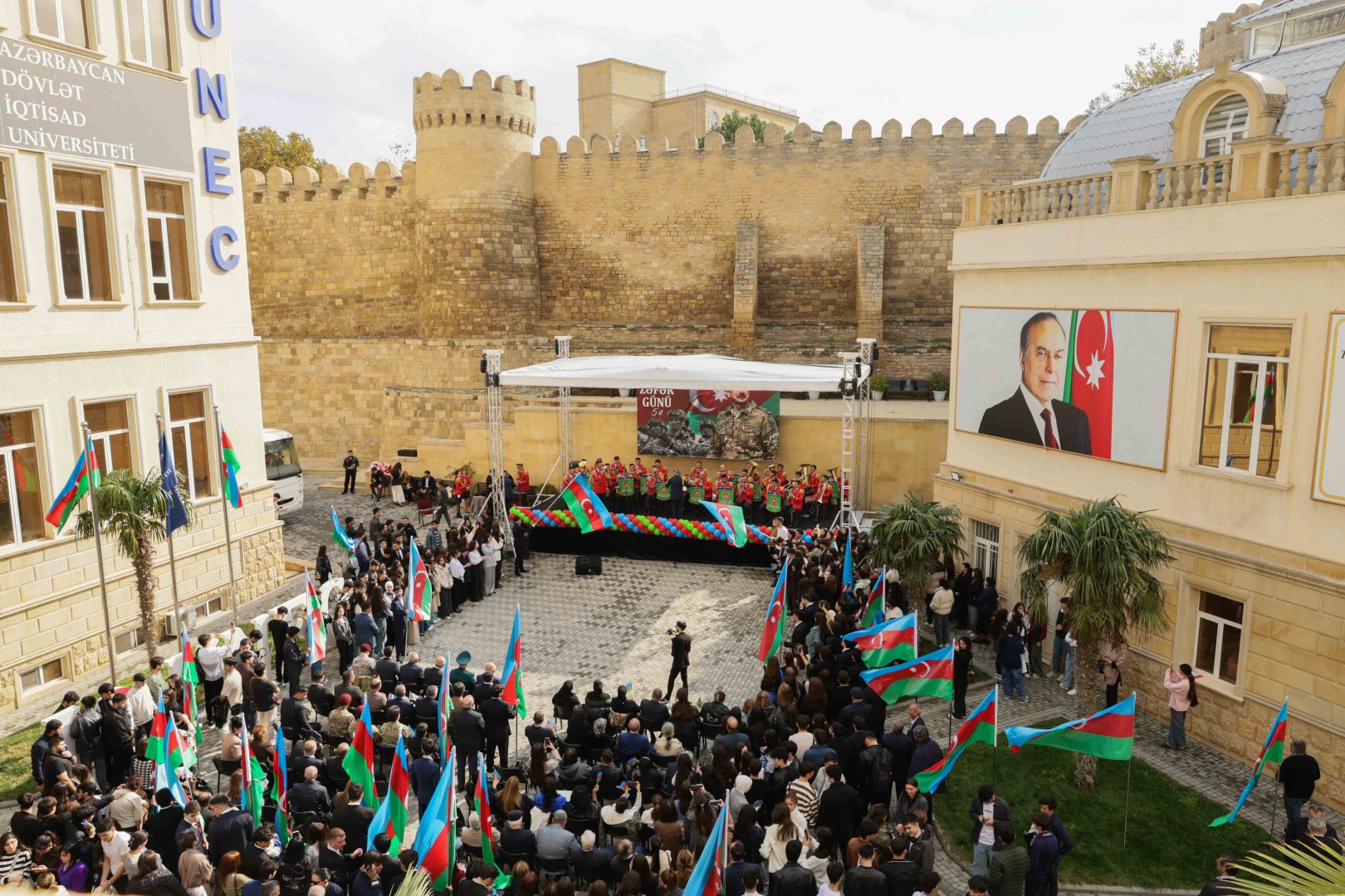 UNEC-də Zəfər Gününün 5 illiyinə həsr olunmuş təntənəli tədbir keçirilib (FOTO)