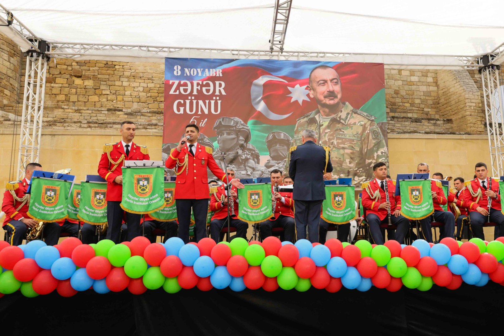 UNEC-də Zəfər Gününün 5 illiyinə həsr olunmuş təntənəli tədbir keçirilib (FOTO)