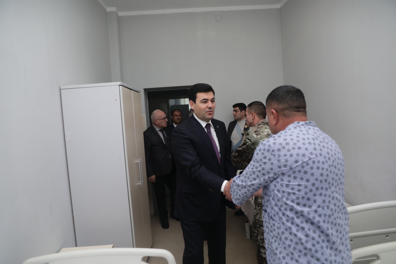 Xaçmazda müalicə alan Vətən müharibəsi iştirakçısı və ehtiyatda olan hərbi qulluqçu ziyarət olunub (FOTO)