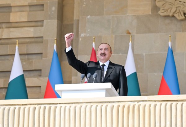 Prezident İlham Əliyev: Bu gün Azərbaycan iqtisadi cəhətdən heç bir ölkədən asılı deyil (TAM NİTQ) (VİDEO)