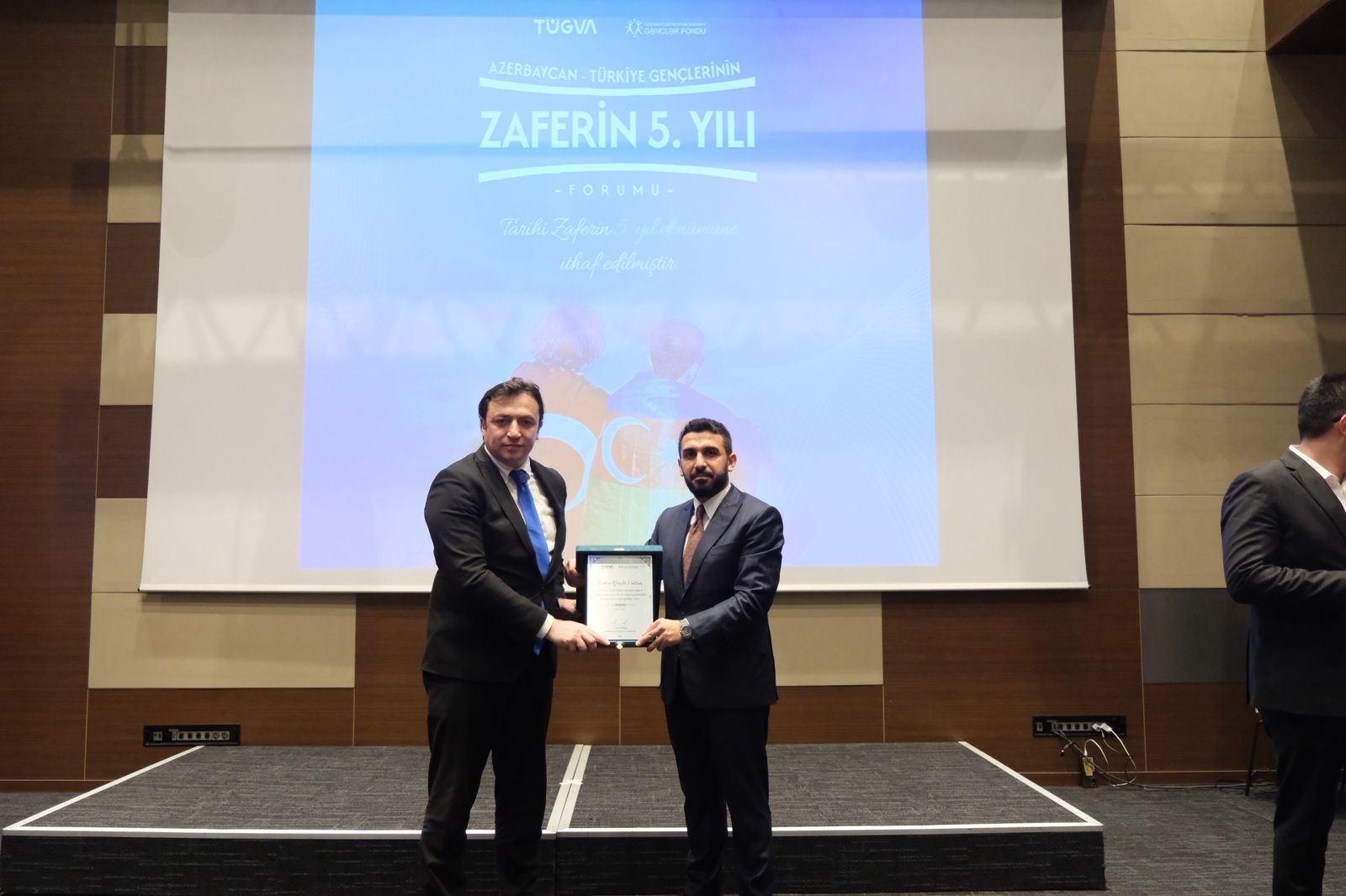 İstanbulda Azərbaycan-Türkiyə gənclərinin “Zəfərin 5 ili” forumu keçirilib (FOTO)