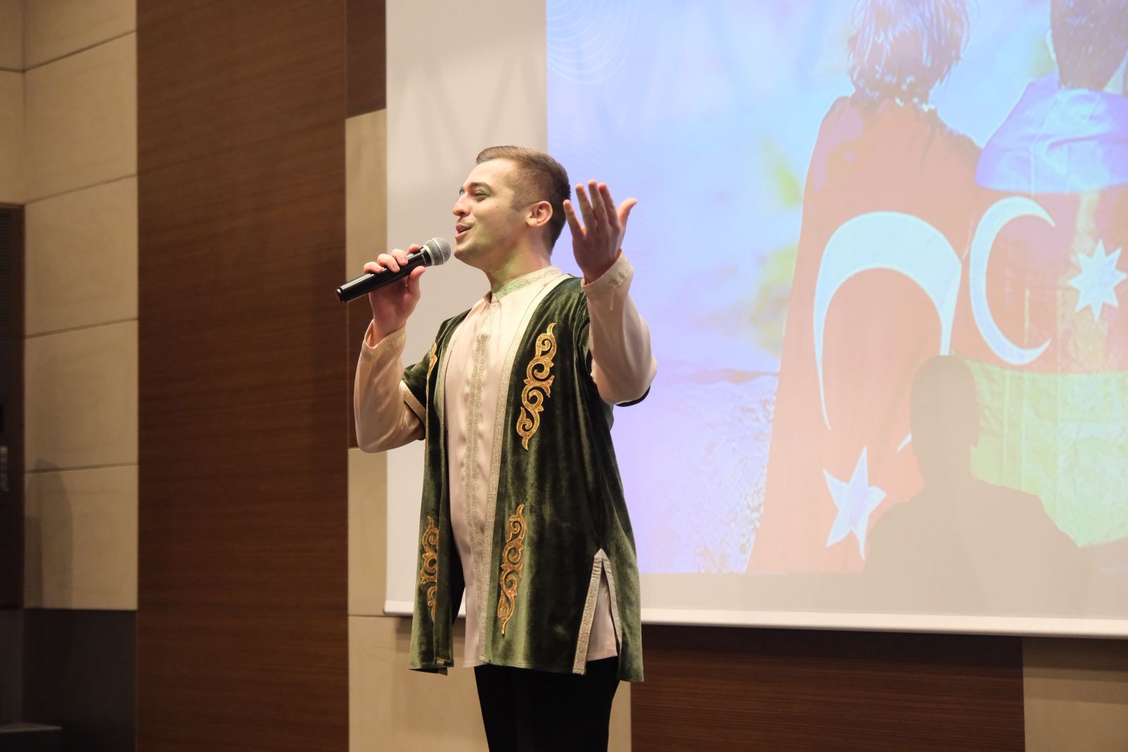 İstanbulda Azərbaycan-Türkiyə gənclərinin “Zəfərin 5 ili” forumu keçirilib (FOTO)