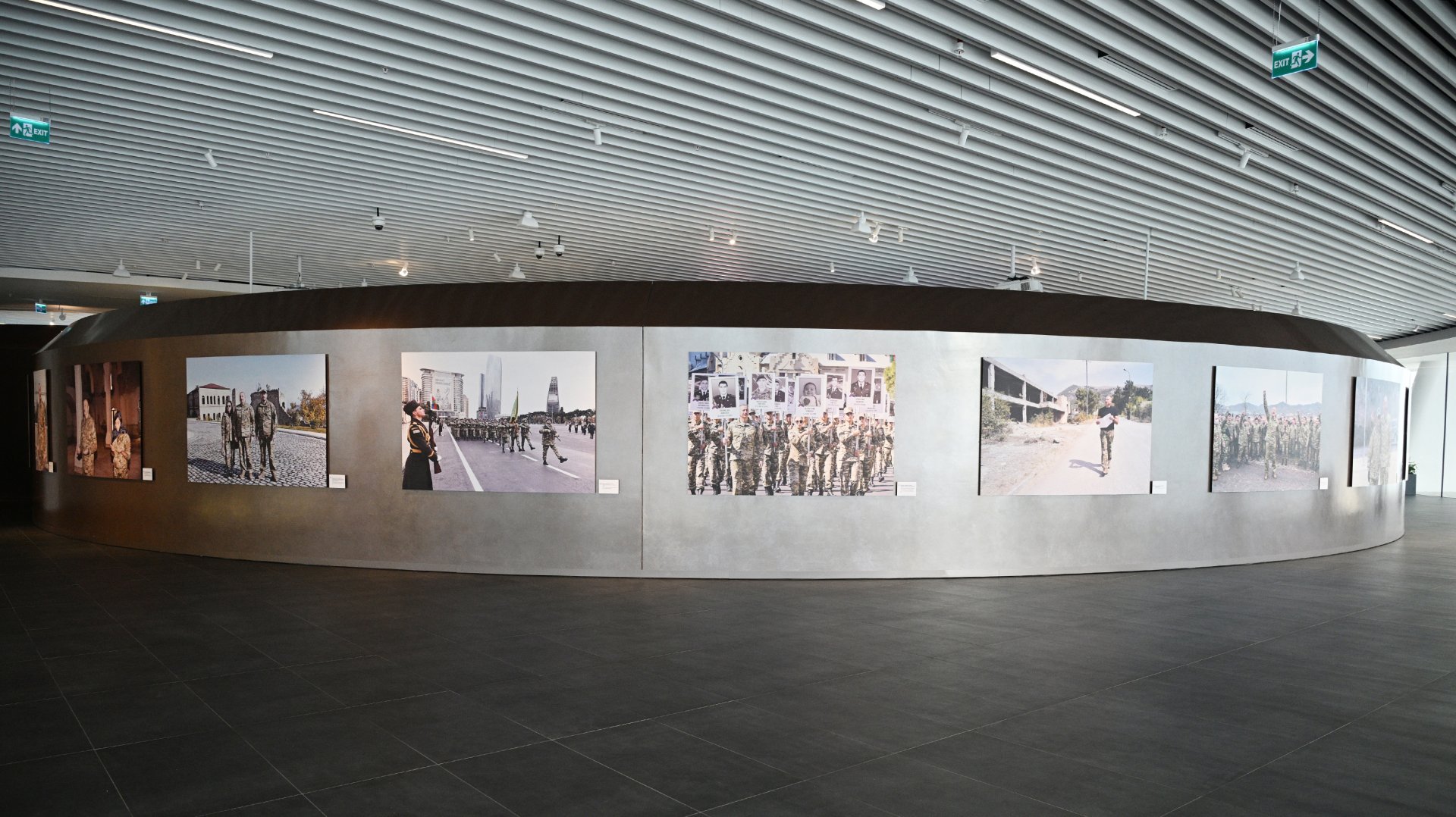 Prezident İlham Əliyev və Birinci xanım Mehriban Əliyeva Bakıda Zəfər abidəsini ziyarət edib və Zəfər muzeyinin açılışında iştirak ediblər (FOTO)